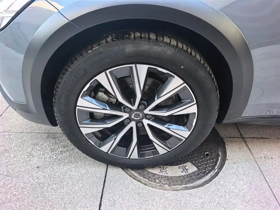 Volvo V90