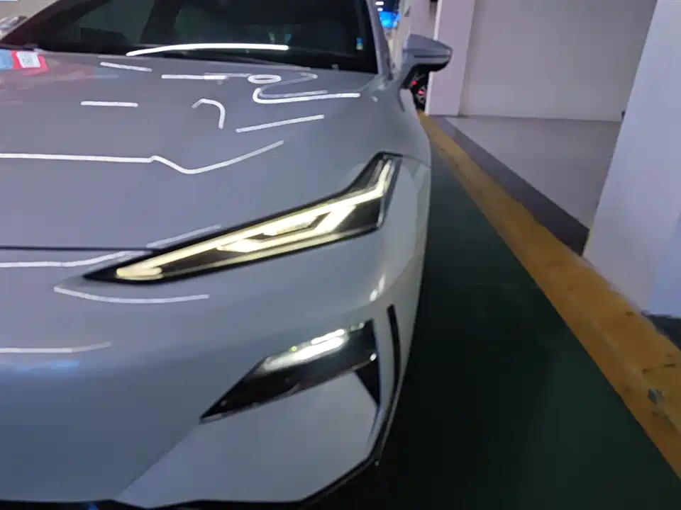 Geely Galaxy Galaxy E8