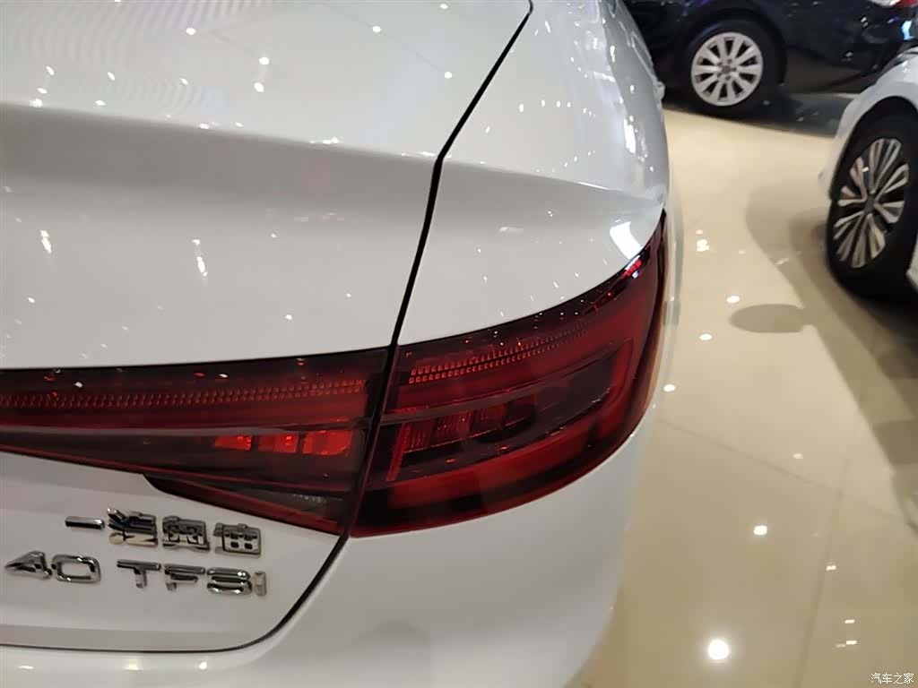 Audi A4L, 2018 8