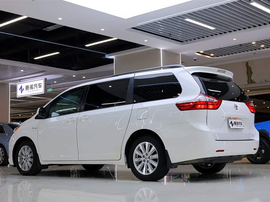 Toyota SIENNA 2017, фото 5