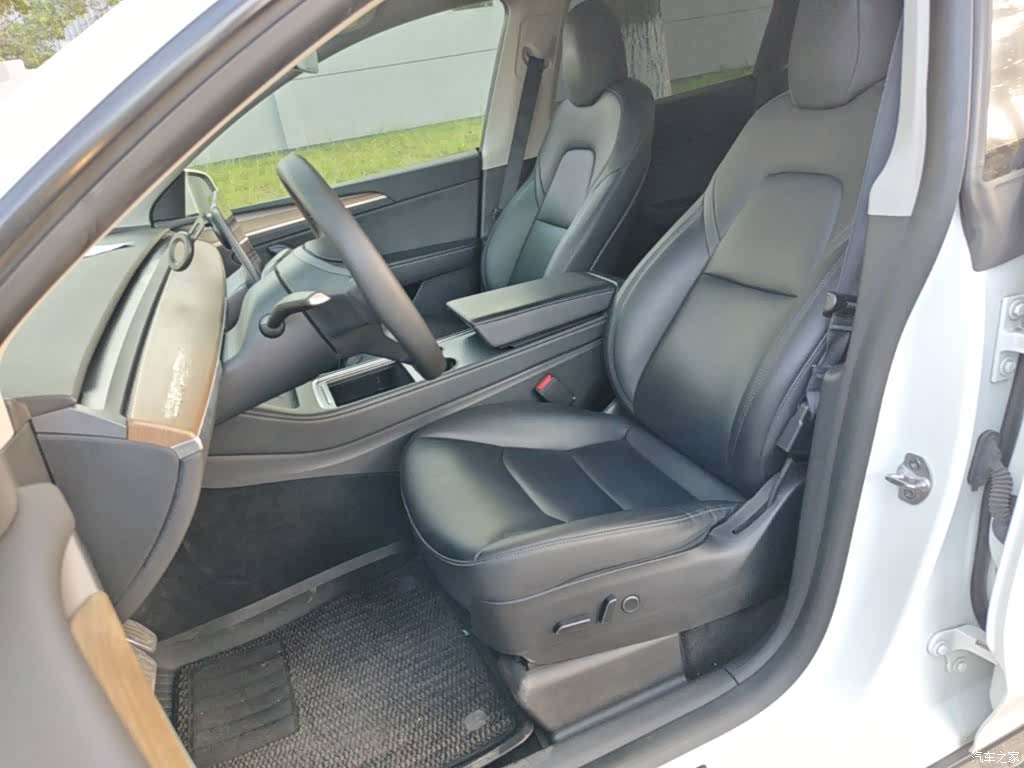 Tesla Model Y, 2022 15