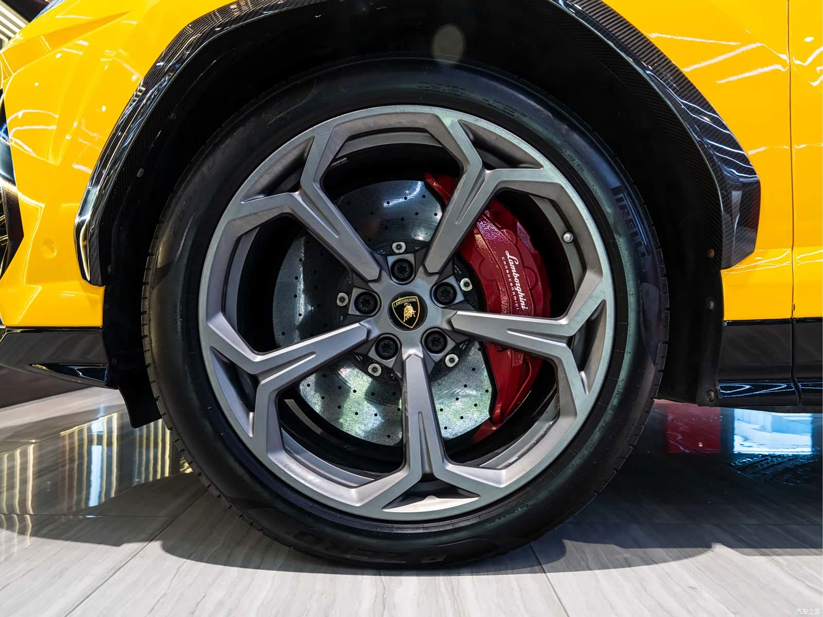 Lamborghini Urus, 2020 9