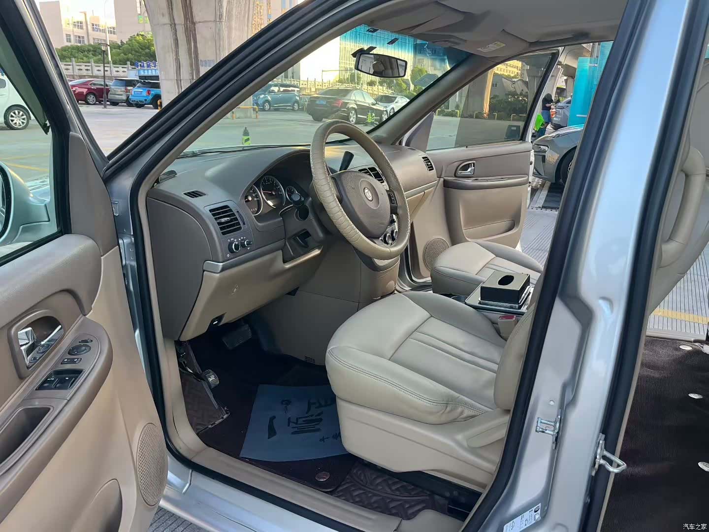 Buick GL8, 2015 4