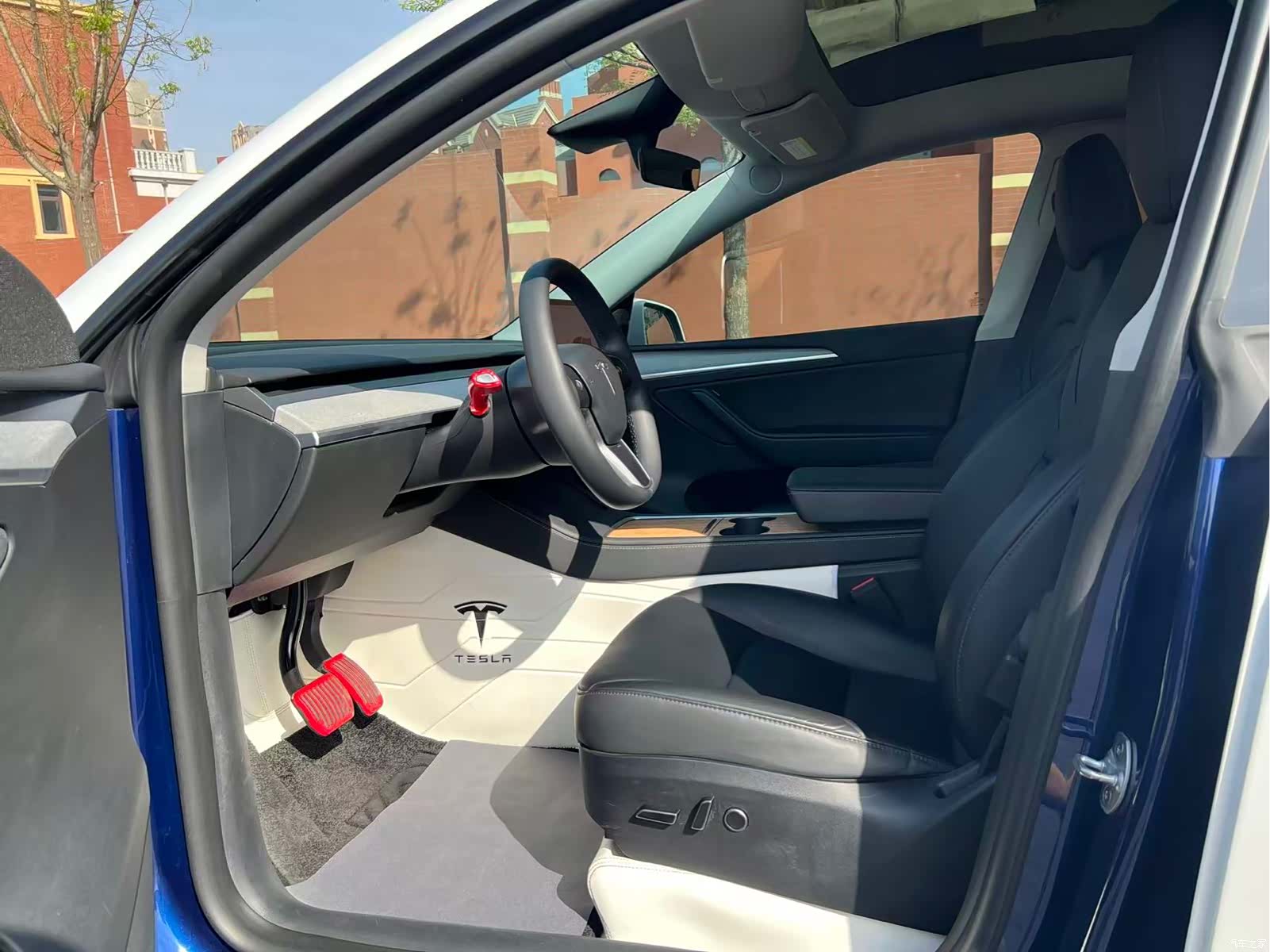 Tesla Model Y, 2024 8