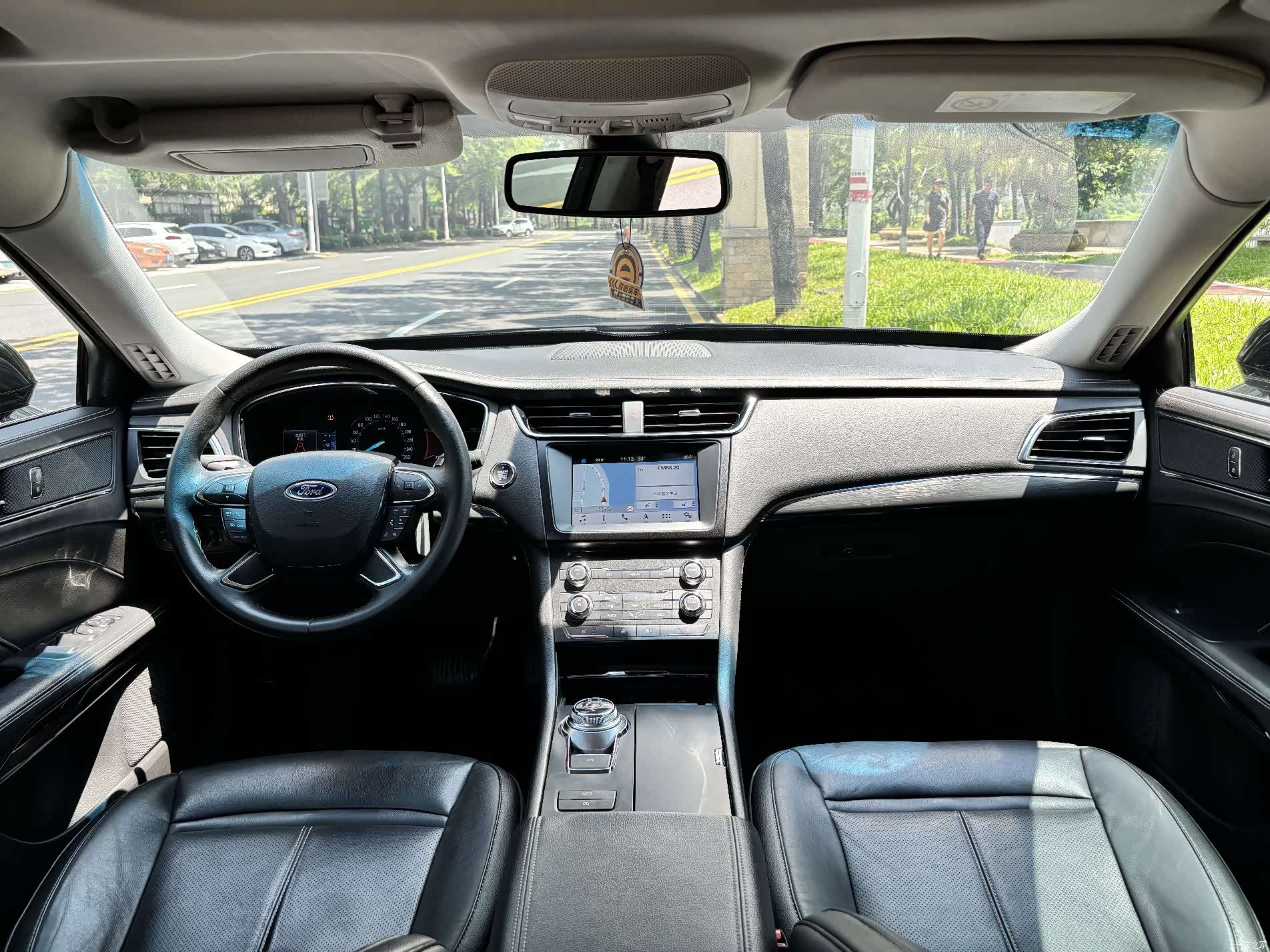 Ford Taurus, 2018 все фото