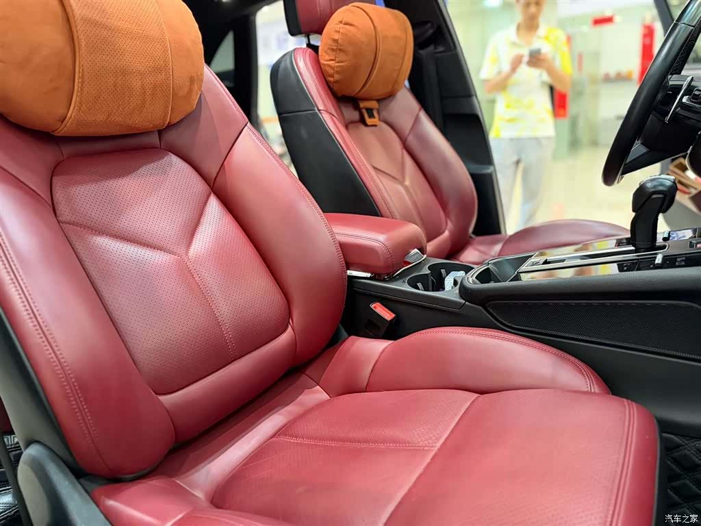 Porsche Macan, 2023 11