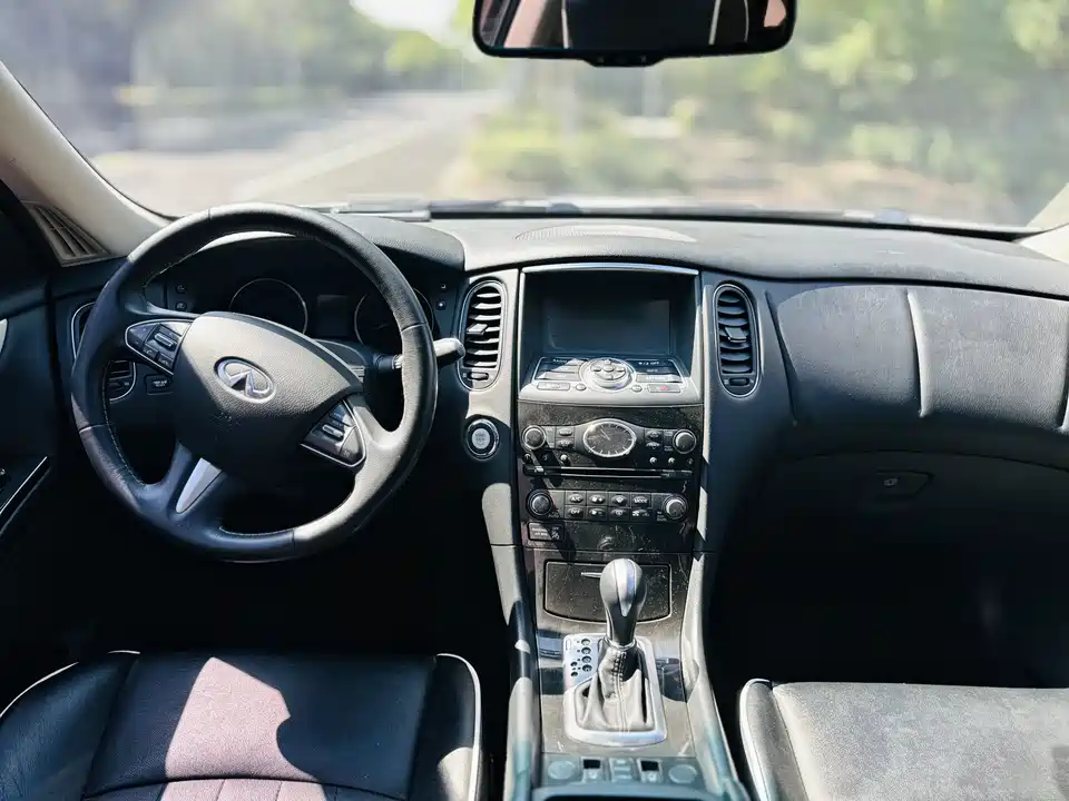 Infiniti QX50