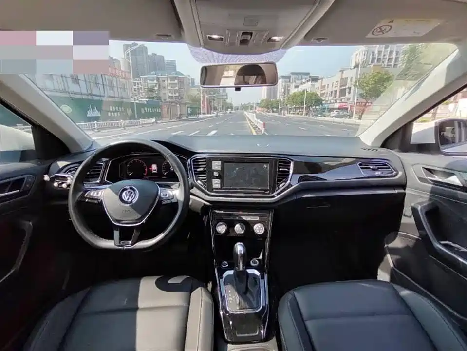 Volkswagen T-ROC exploring Songs