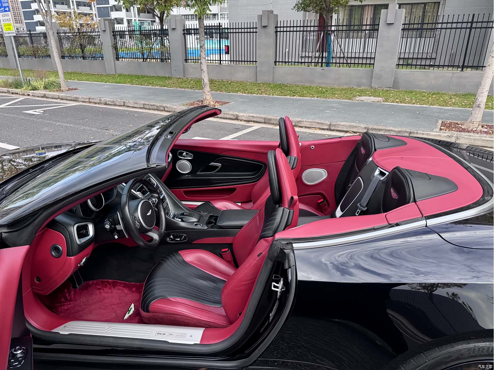 Aston Martin DB11, 2019 6