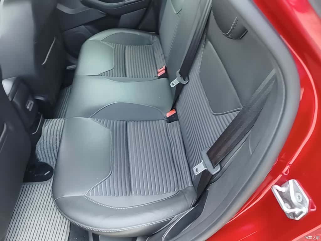 Ford Focus, 2015 13