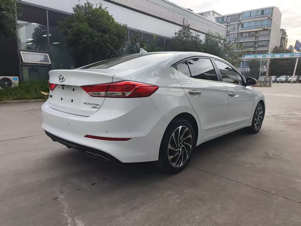 Hyundai Lead