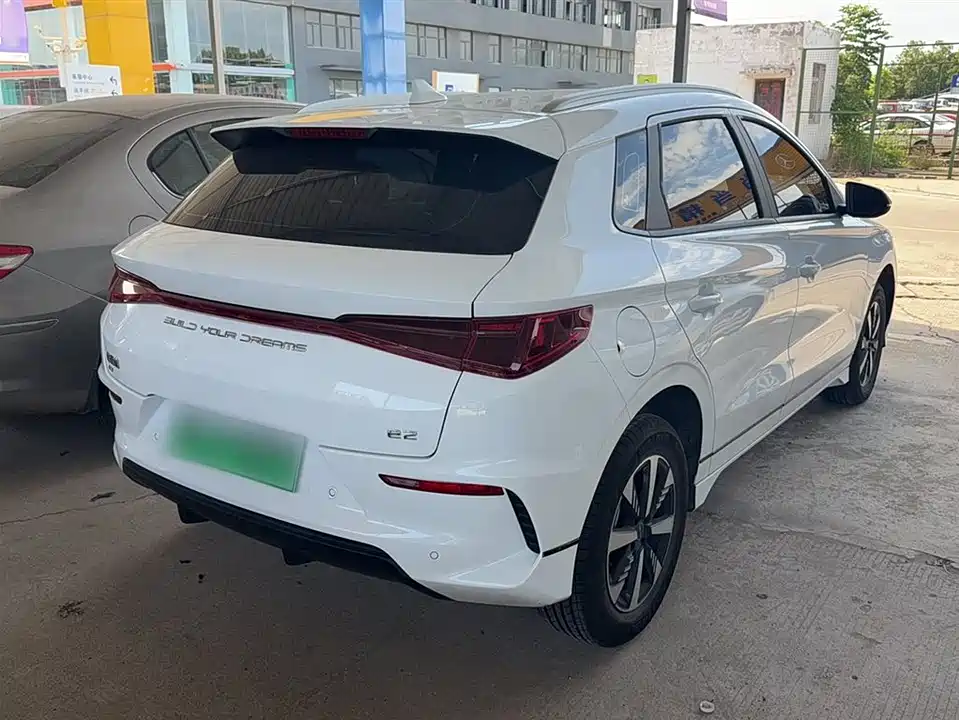 BYD e2