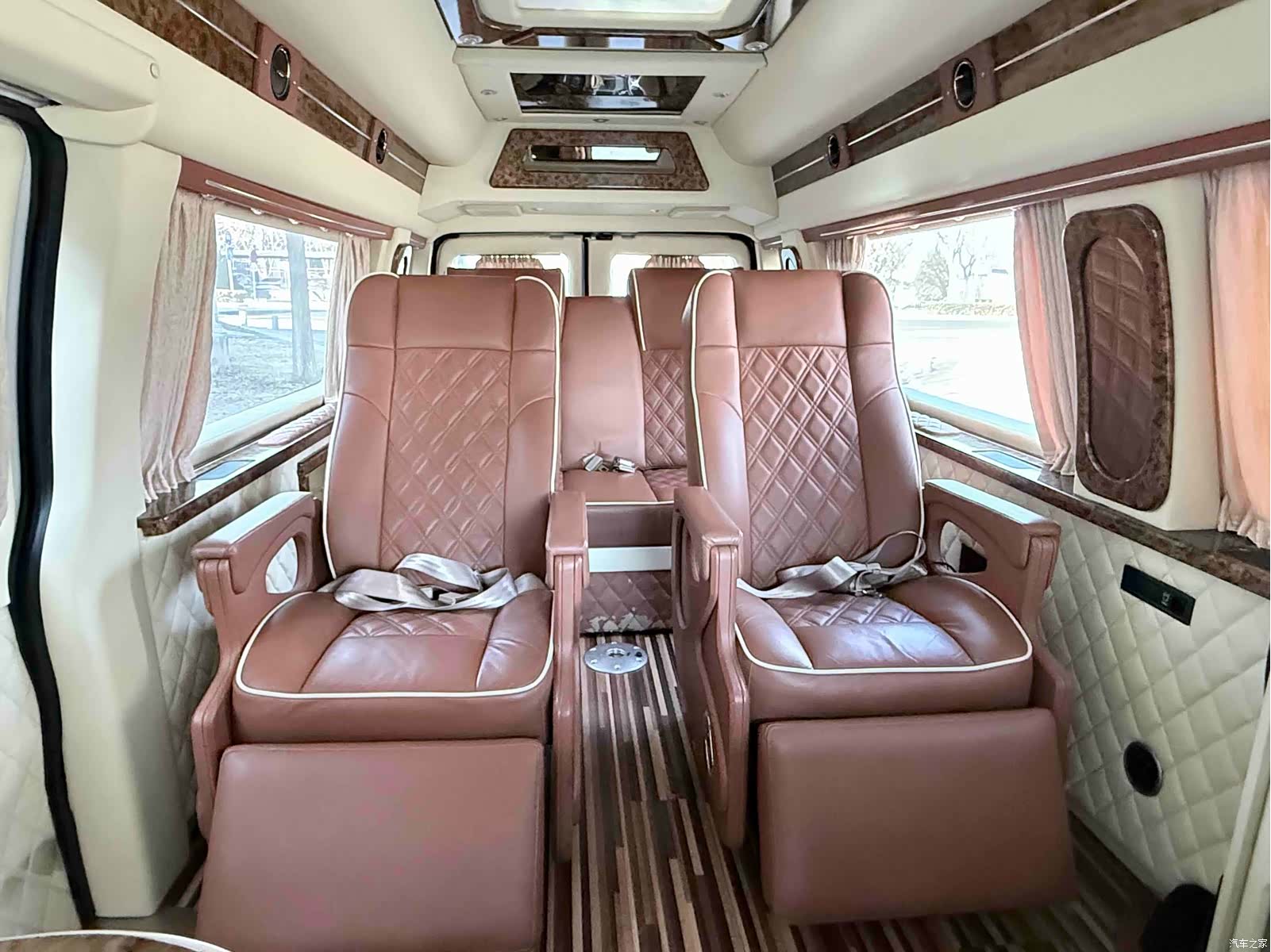 Ford E350, 2015 9