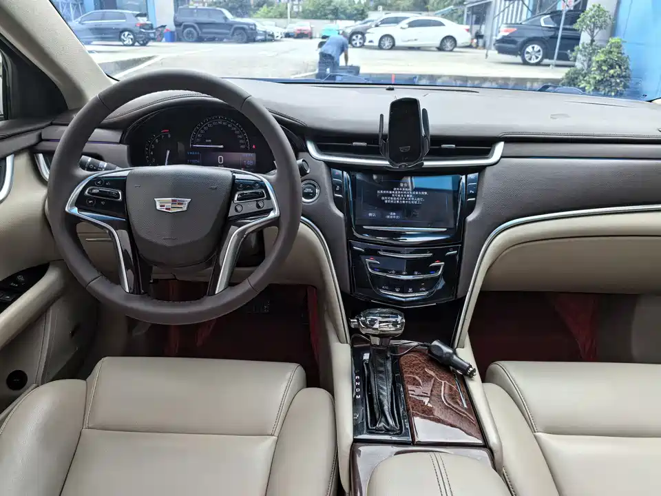 Cadillac XTS