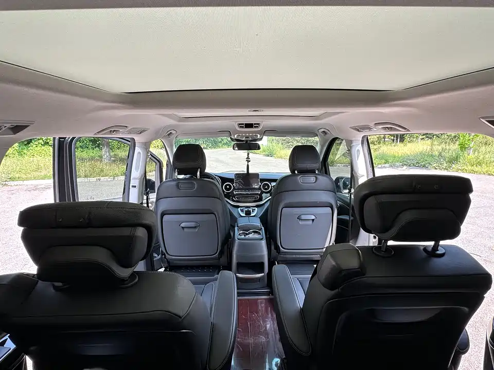 Mercedes-Benz V-class