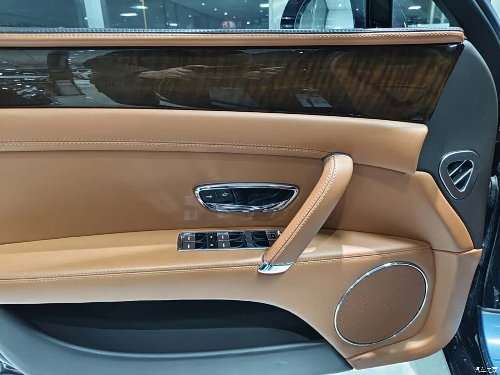 Bentley Flying Spur, 2018 6