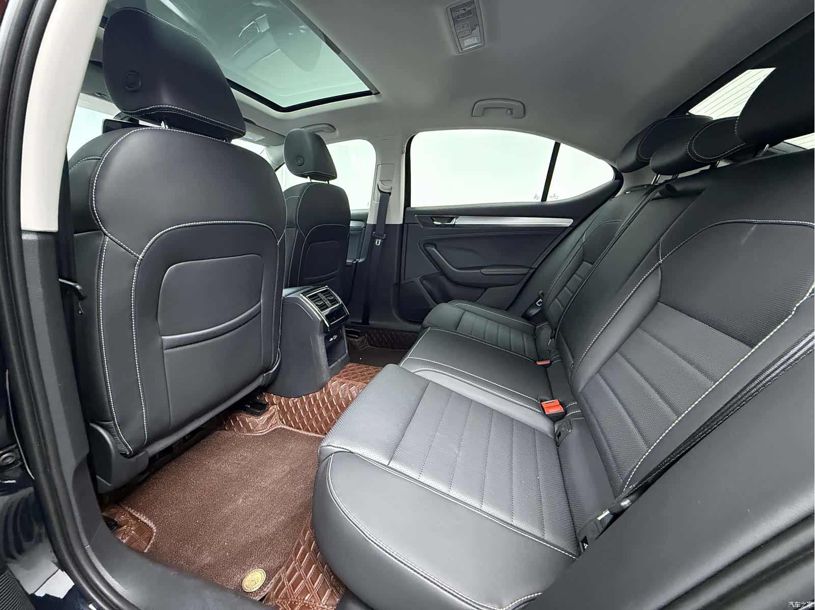 Skoda Superb, 2023 8