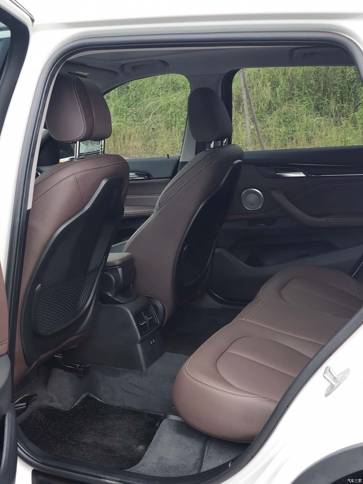BMW X1, 2022 все фото