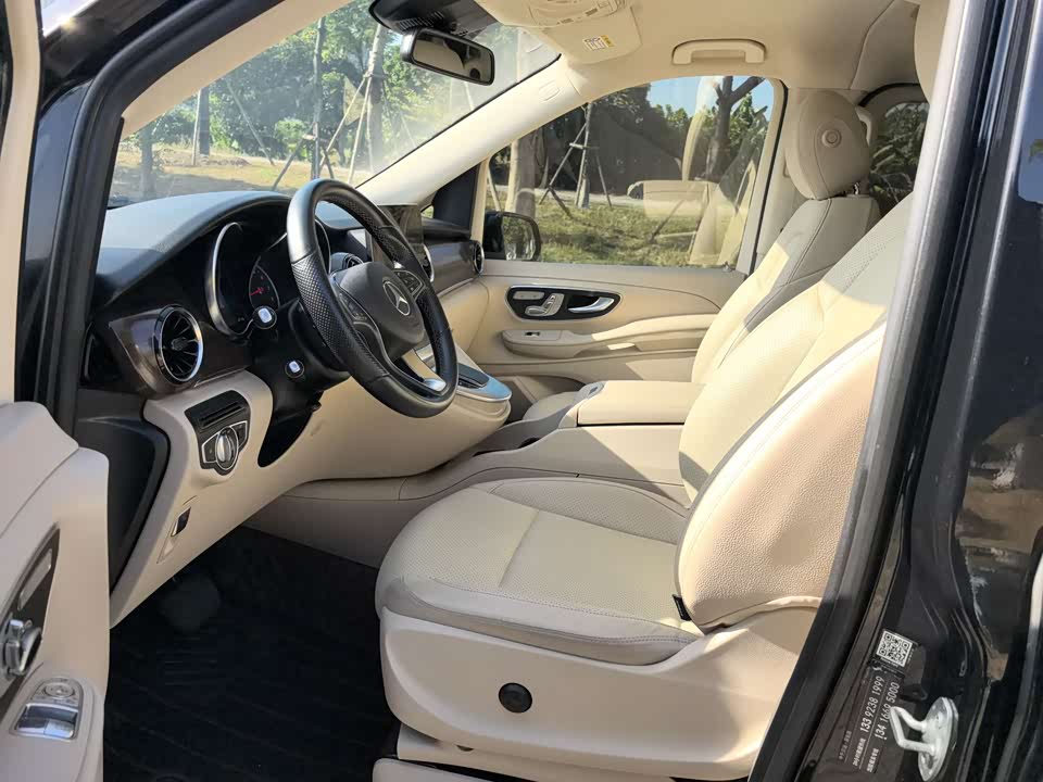 Mercedes-Benz V-class