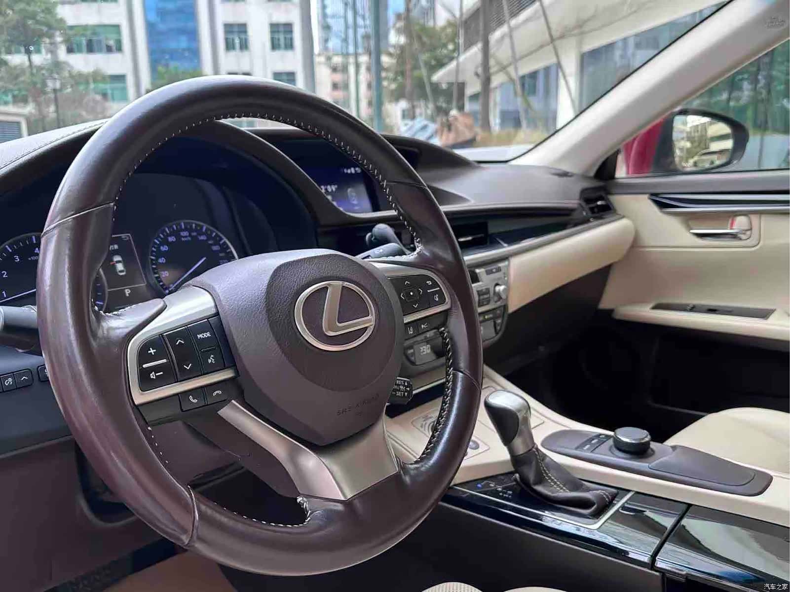 Lexus ES, 2017 9