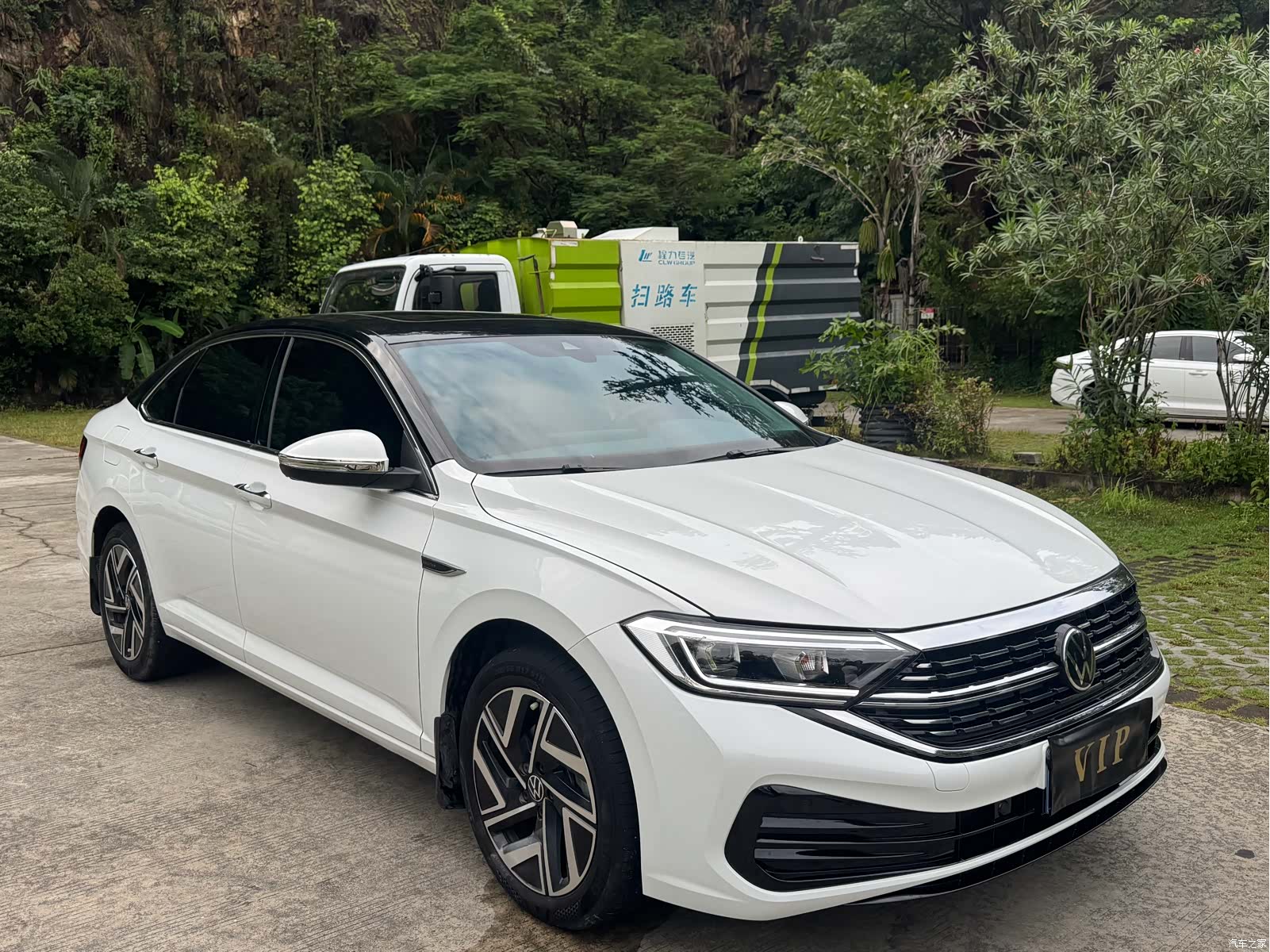 Volkswagen Sagitar, 2024 3