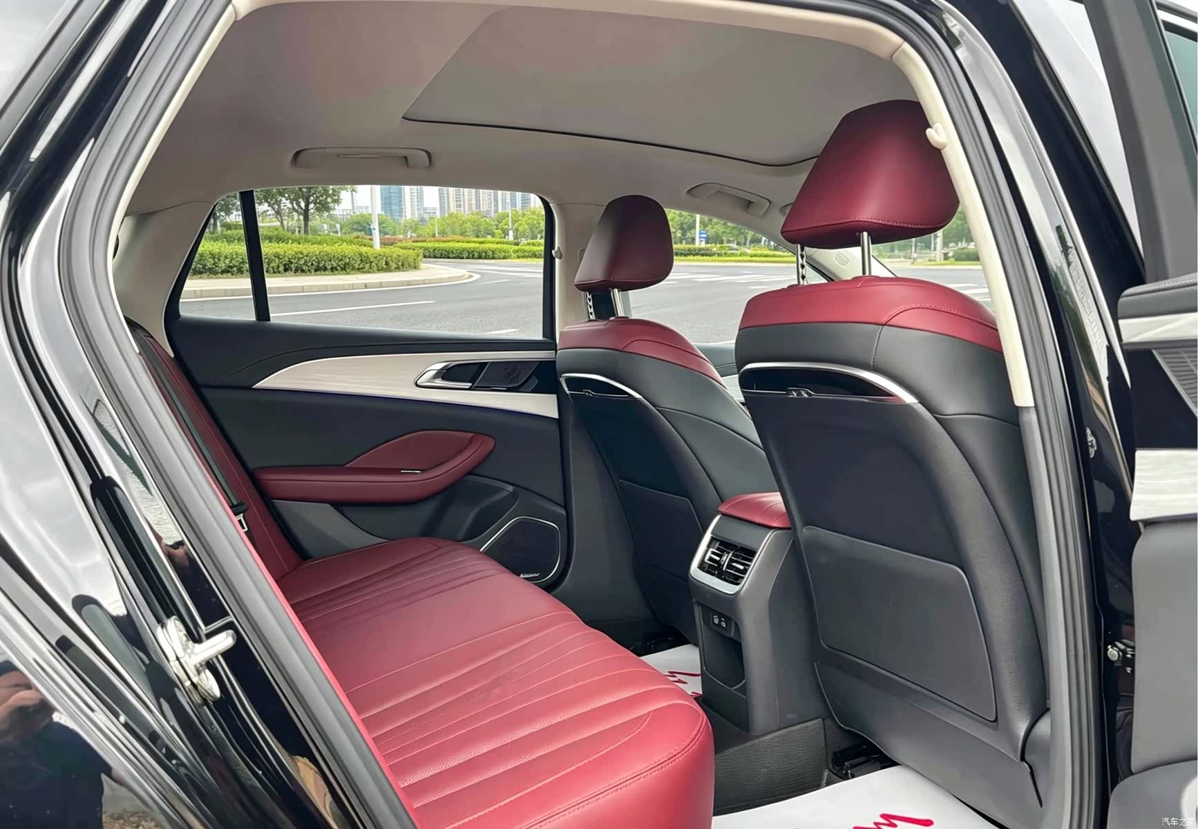 Hongqi H5, 2023 7