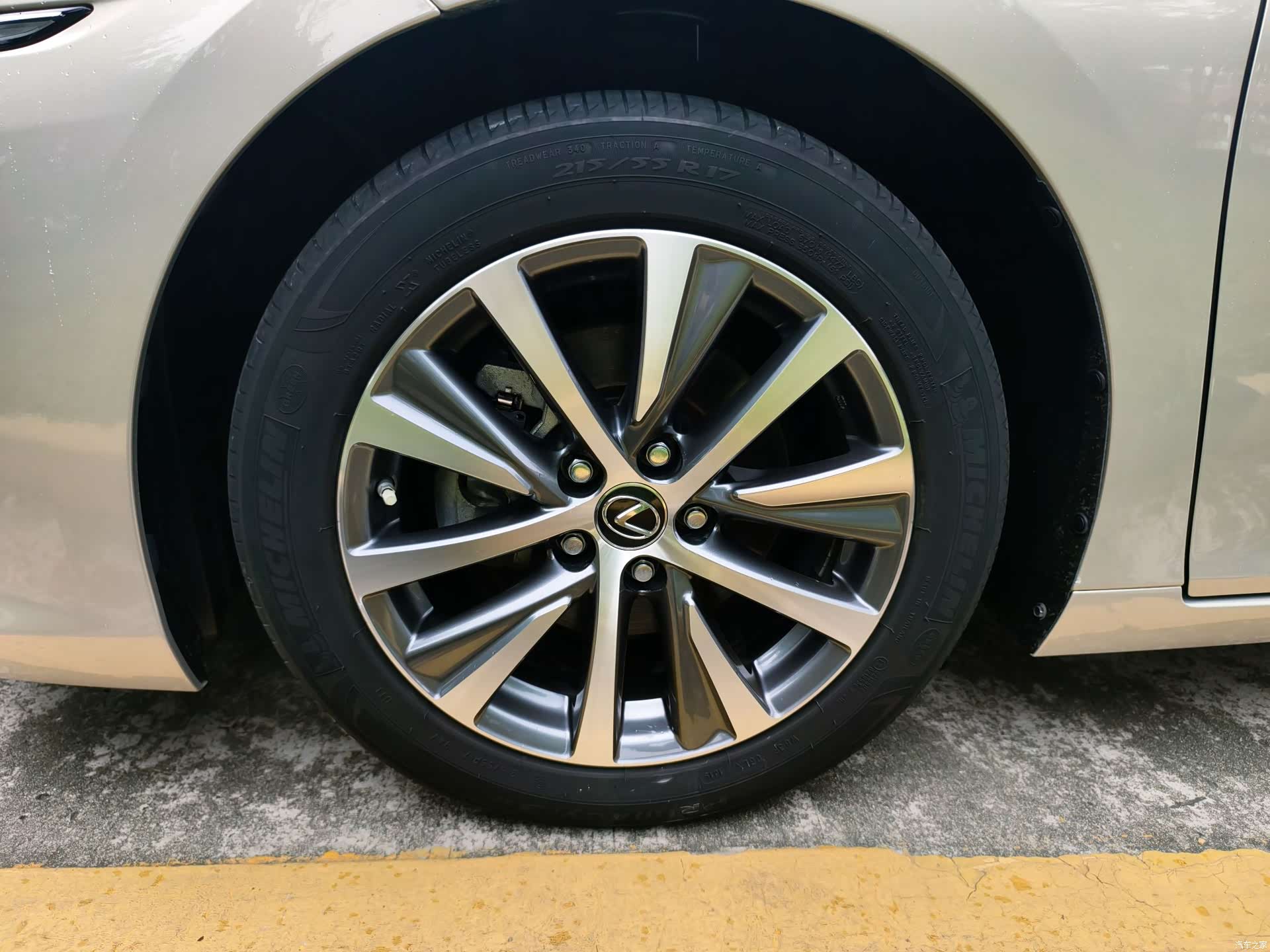 Lexus ES, 2019 27