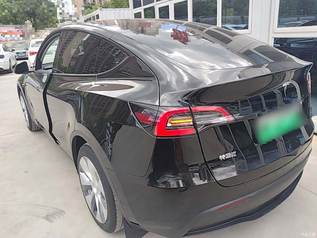 Tesla Model Y, 2023 все фото