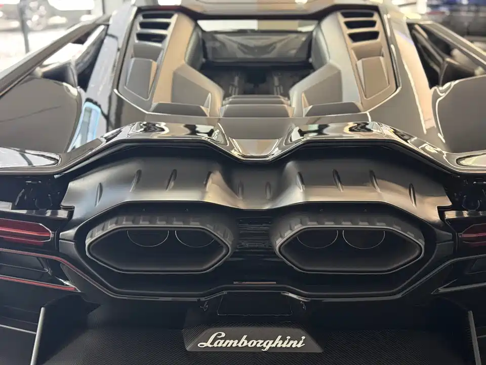 Lamborghini Revuelto Lamborghini Revuelto