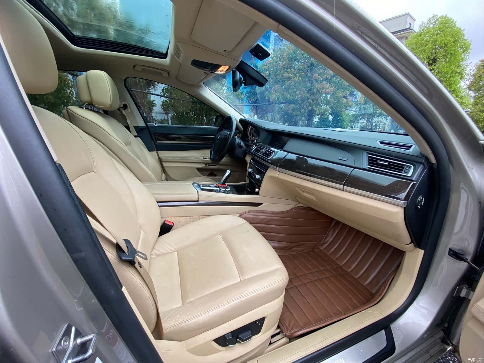 BMW 7 Series, 2011 11