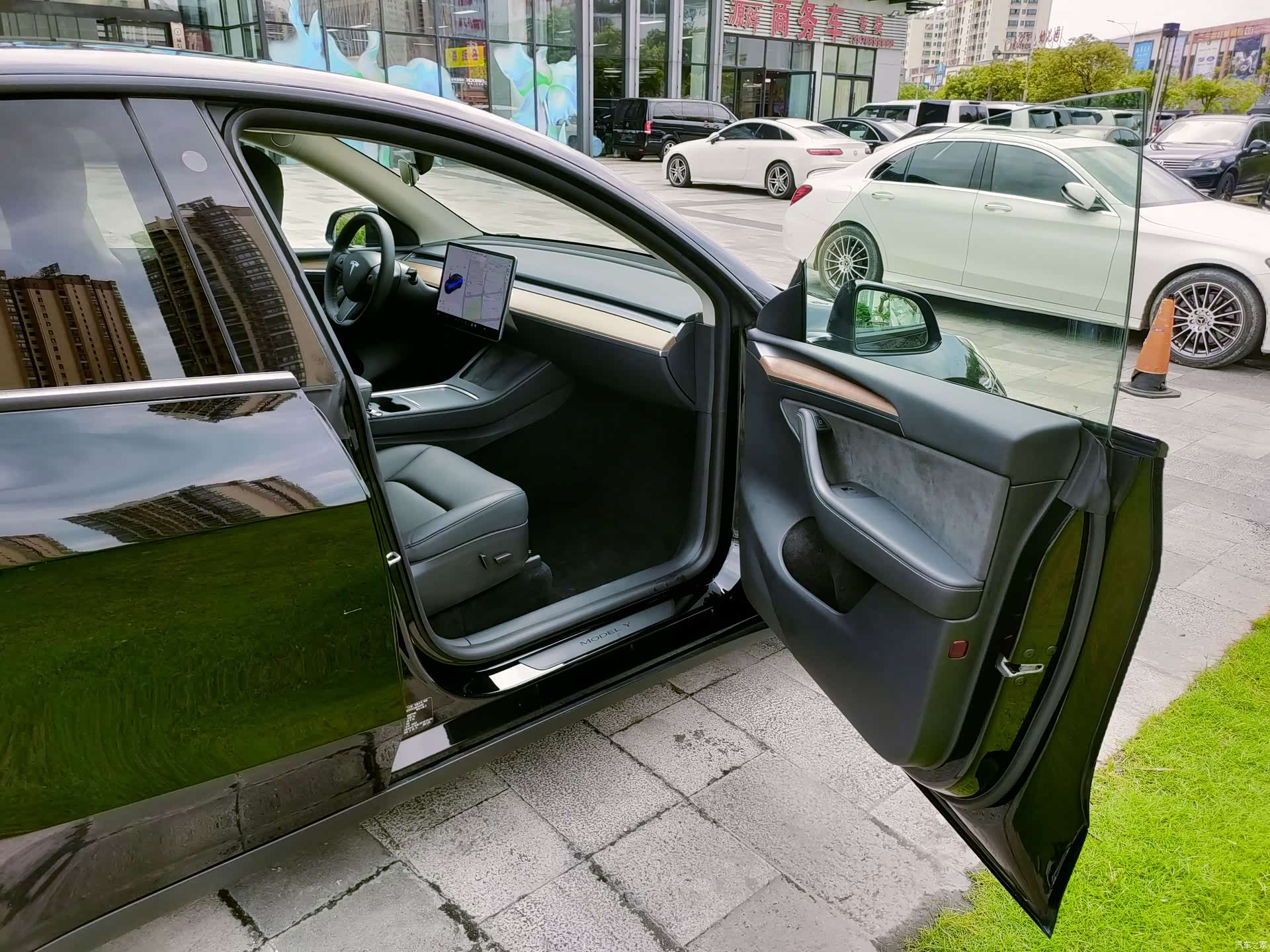 Tesla Model Y, 2022 22