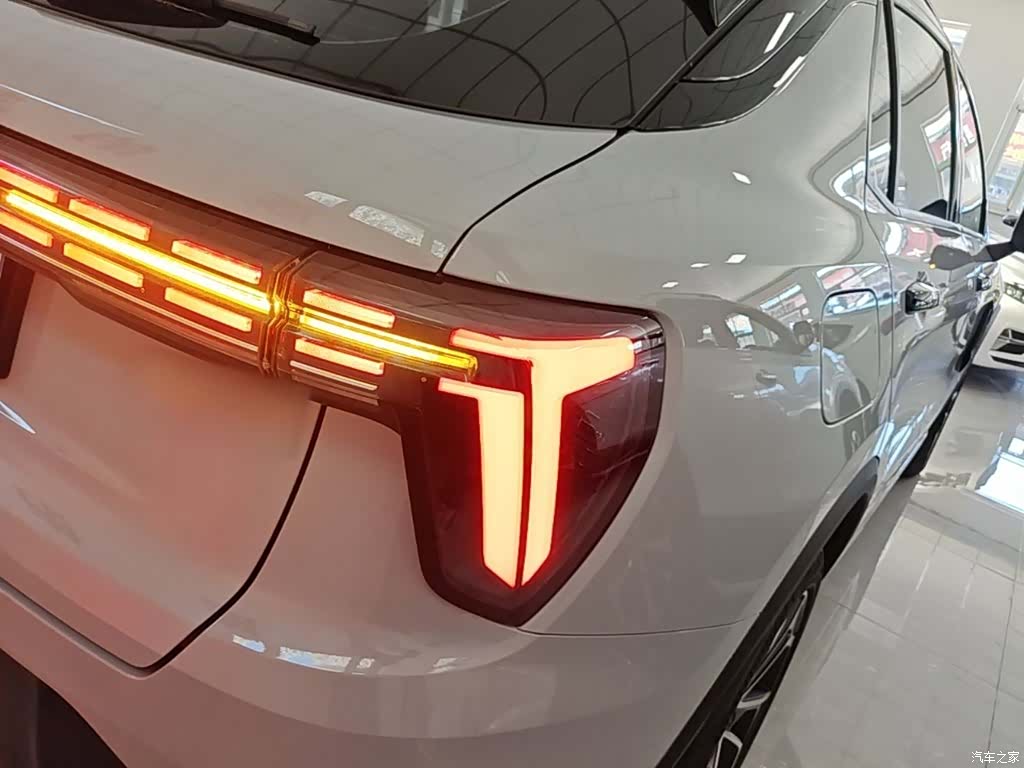Lynk & Co 01, 2022 8