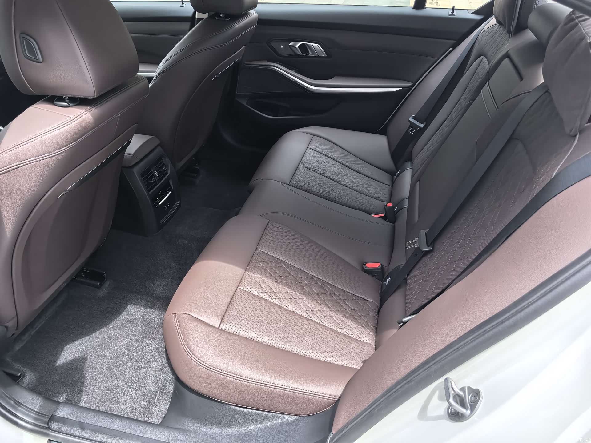 BMW 3 Series, 2026 25