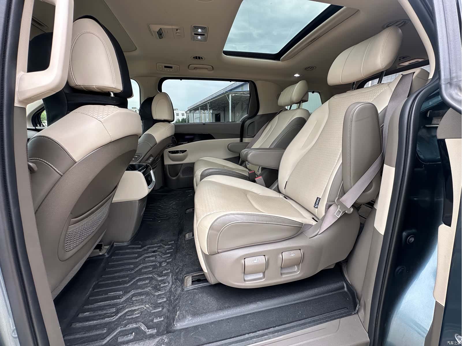 Kia Carnival, 2021 все фото