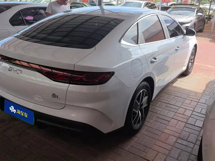 BYD Qin L BYD Qin L
