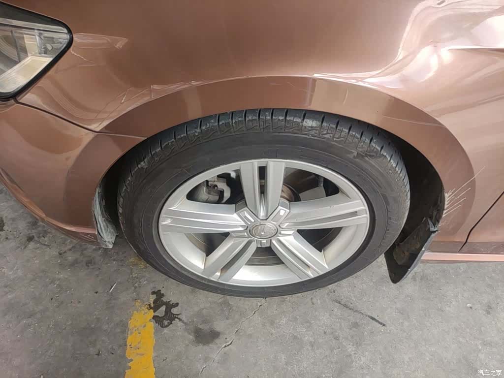Volkswagen Lamando, 2016 23