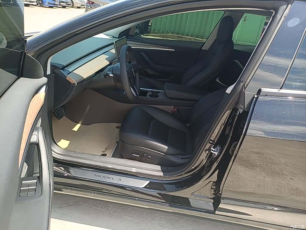 Tesla Model 3, 2023 15