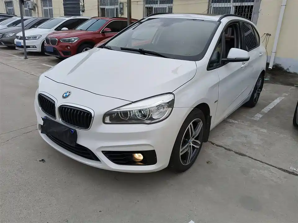 BMW 2 series station wagon