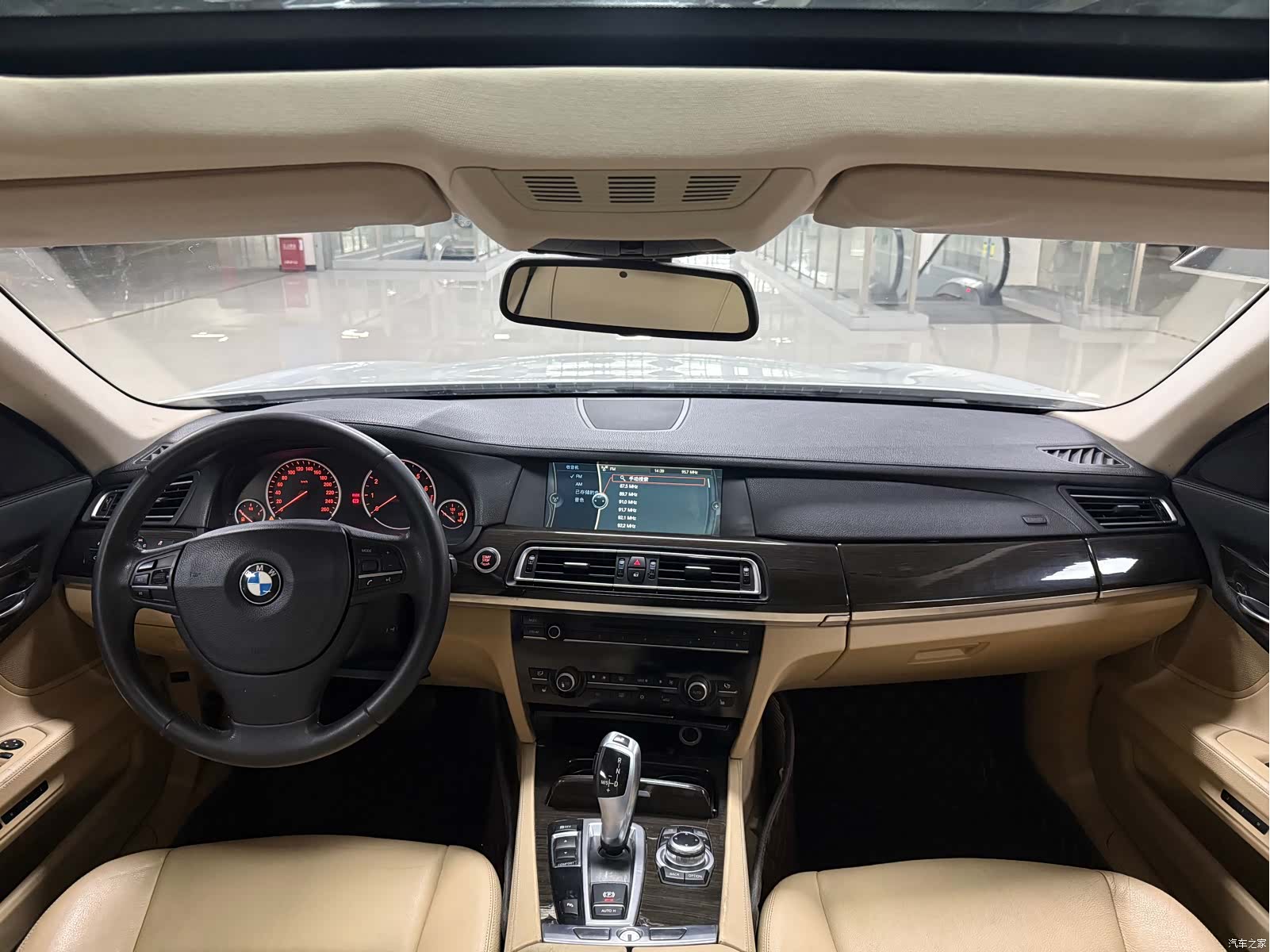 BMW 7 Series, 2012 9