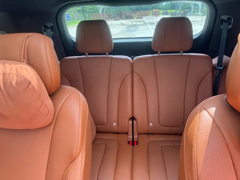 AITO Ask the world M9