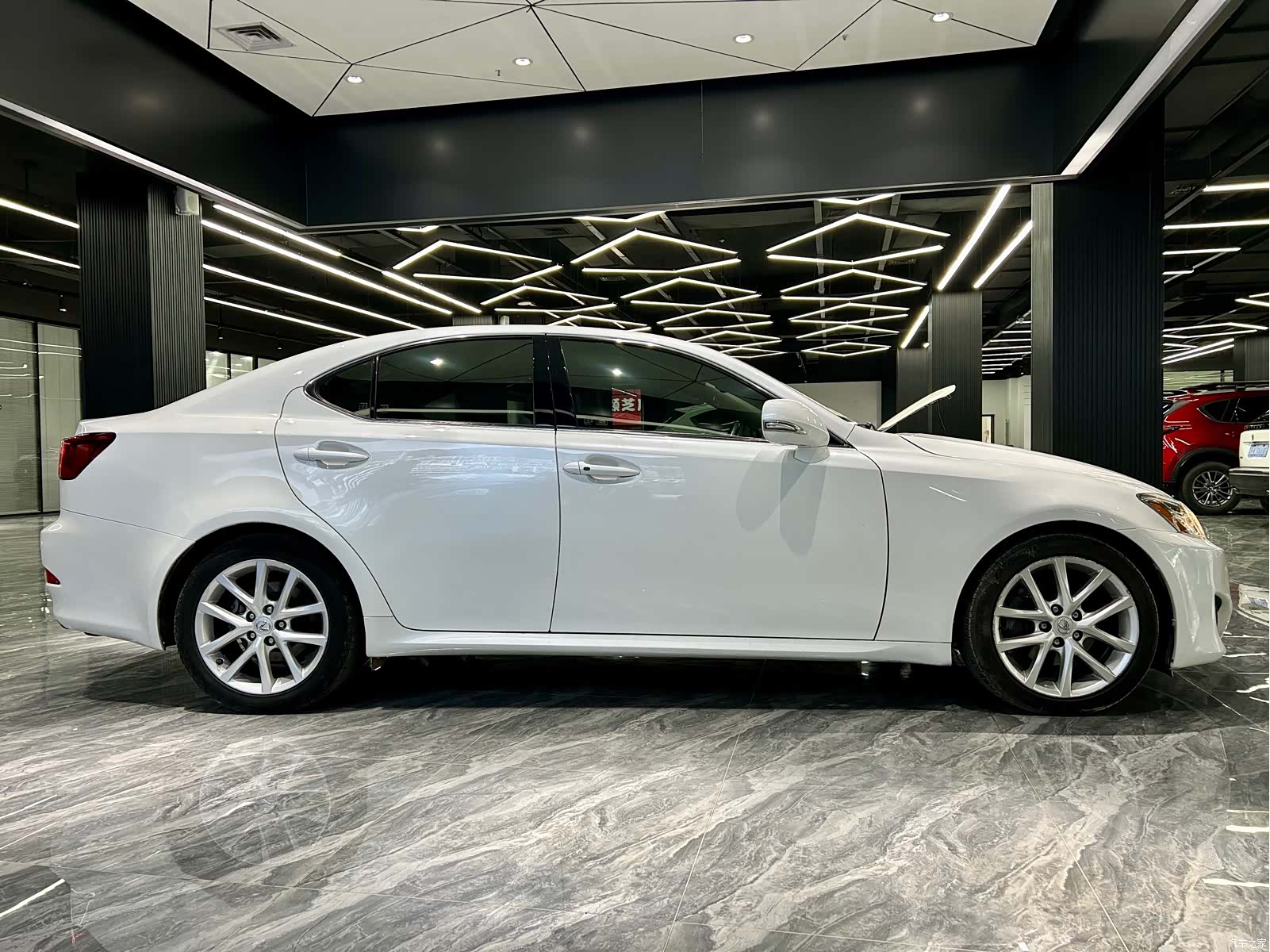 Lexus IS, 2012 4