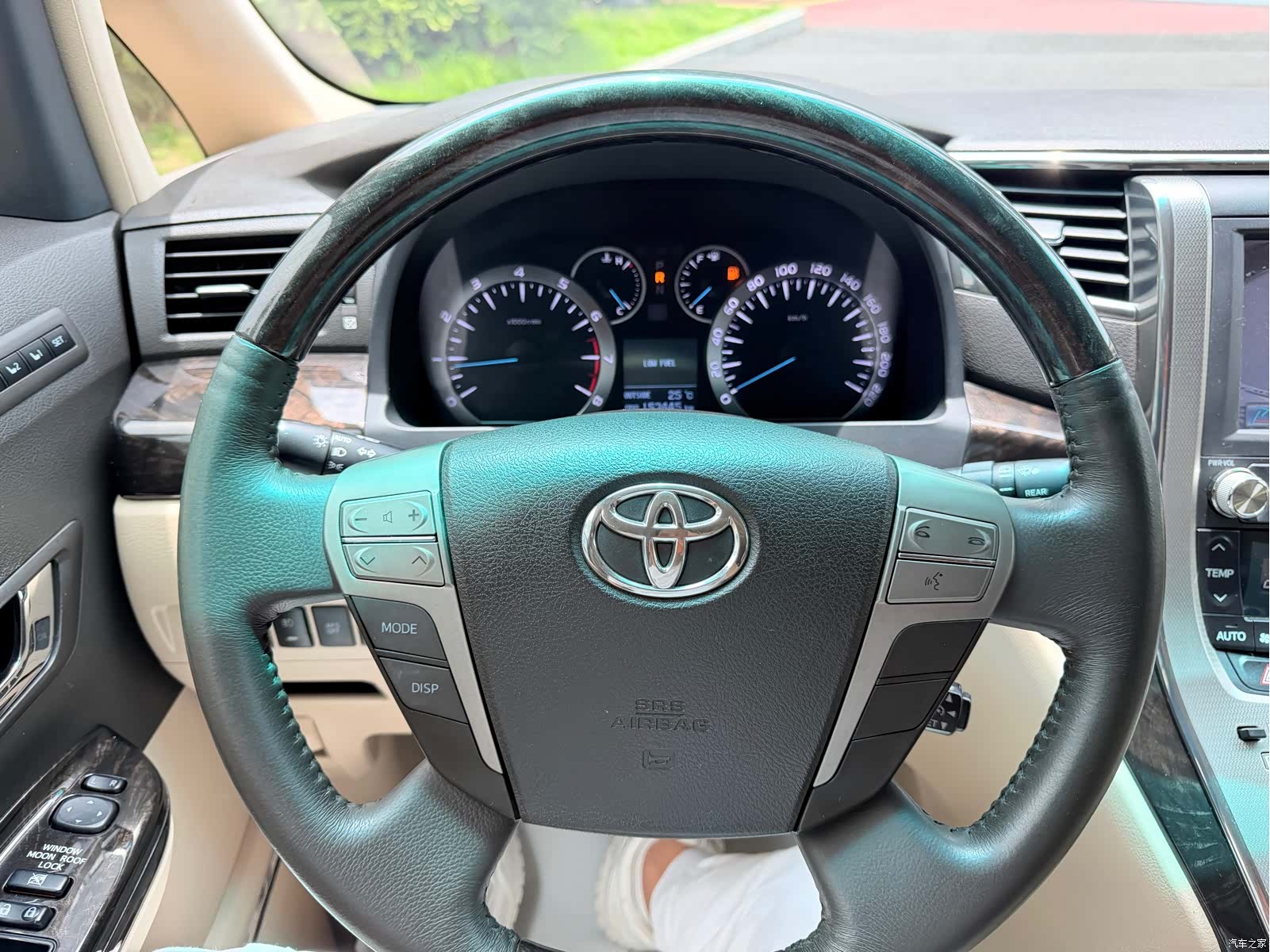 Toyota Alphard, 2015 15