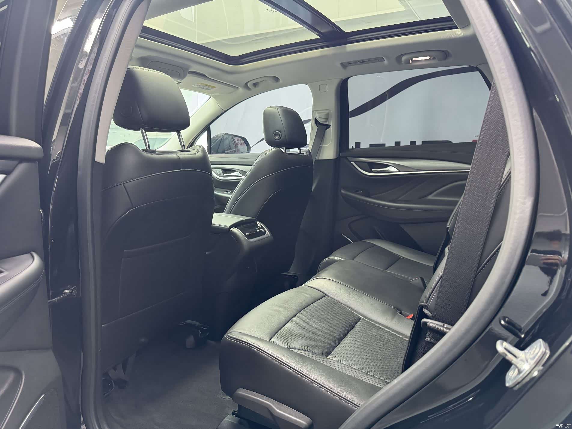 Buick Enclave, 2021 11