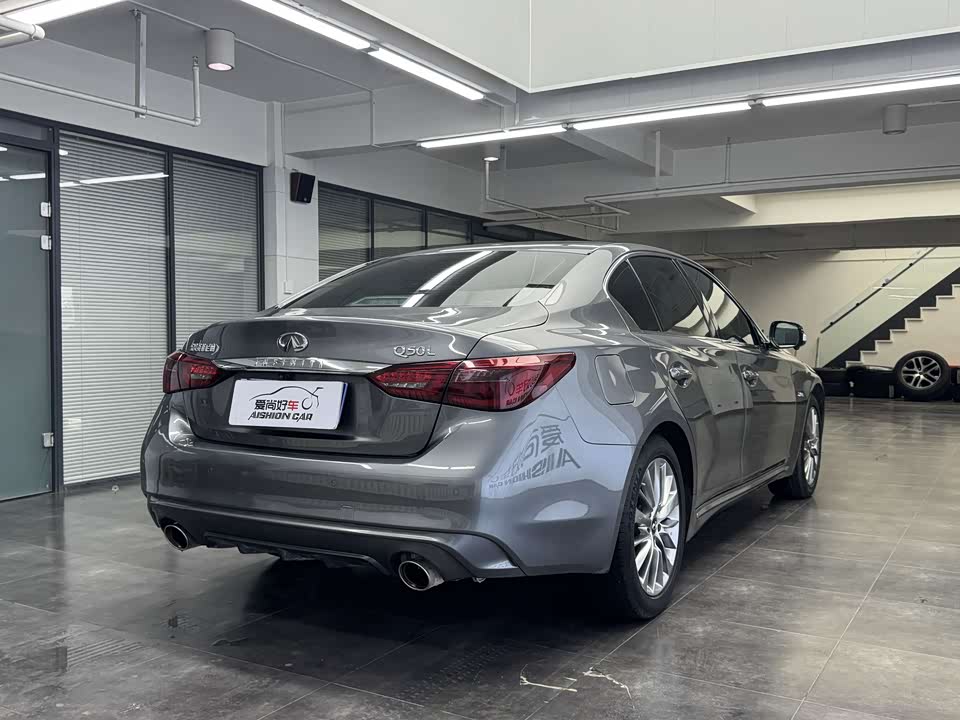 Infiniti Q50L