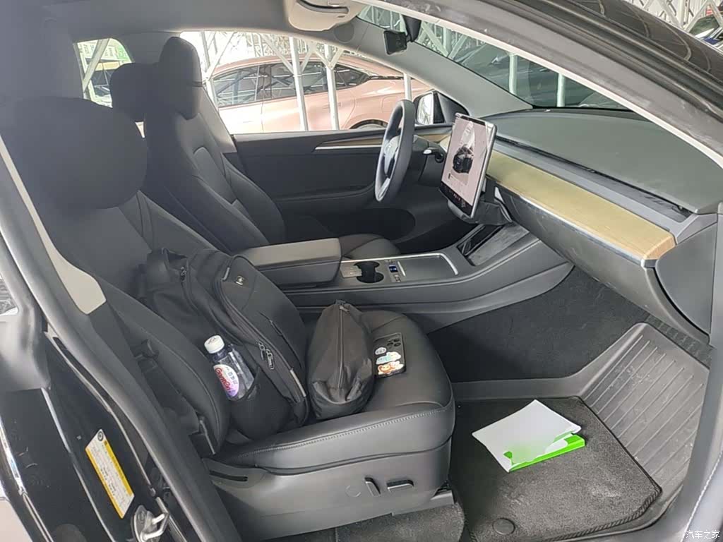Tesla Model Y, 2023 20