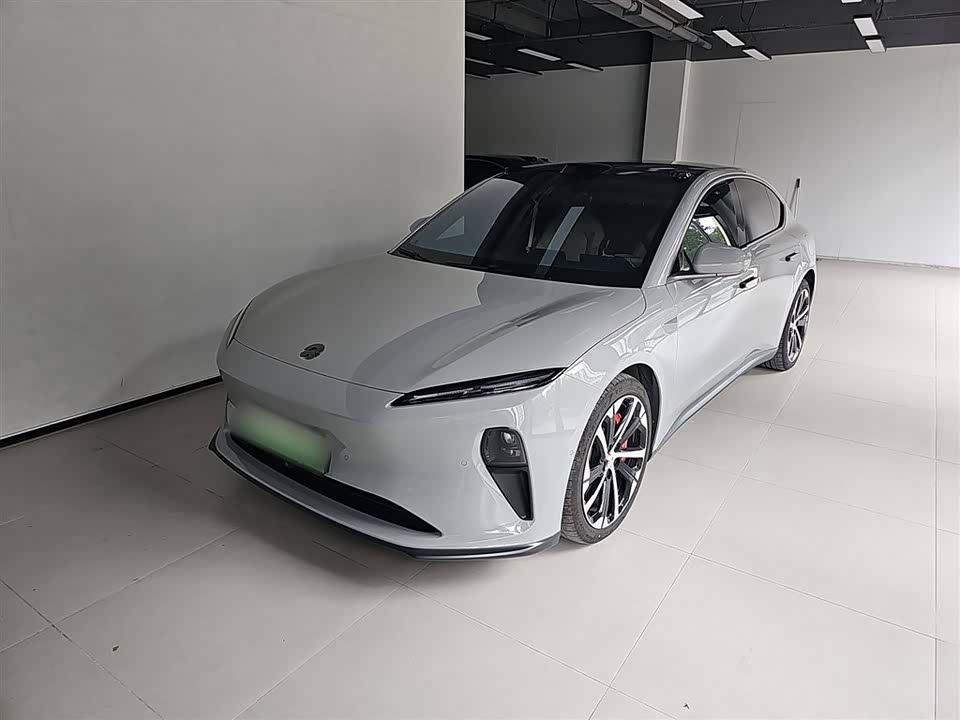 NIO ET5