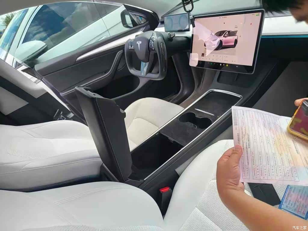 Tesla Model Y, 2023 2