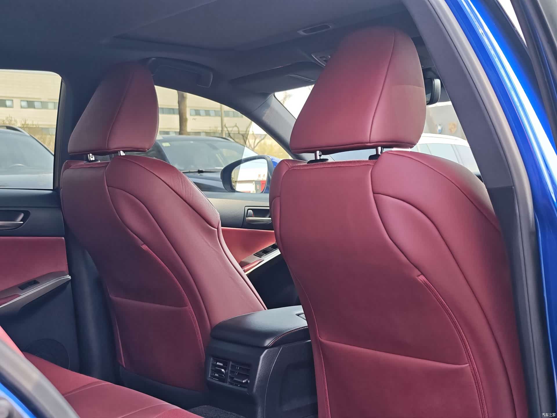 Lexus IS, 2019 27