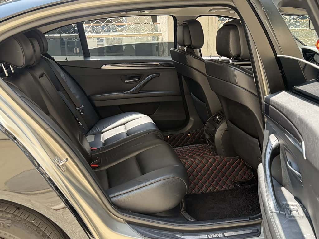 BMW 5 Series, 2011 9
