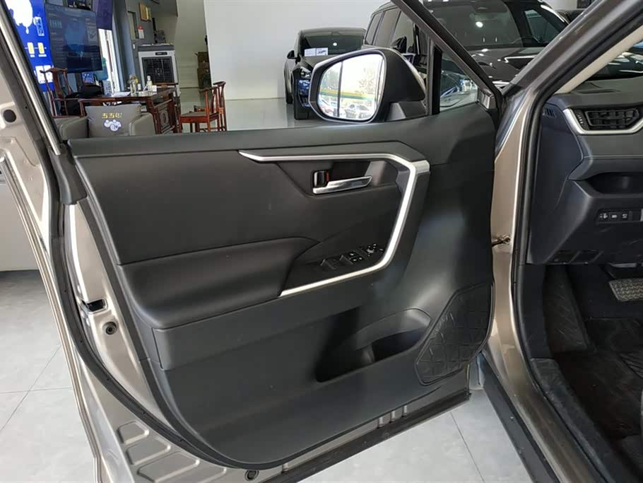 Toyota RAV4 Rongfang